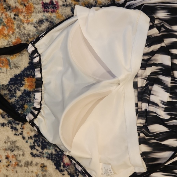 Liz Claiborne SZ 20 2 Piece Black/White Swimsuit - Picture 5 of 9